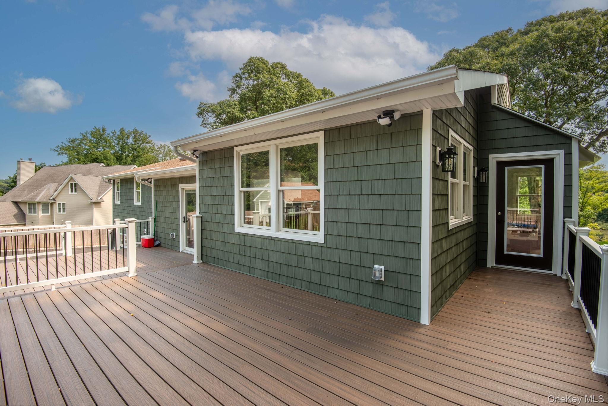 Single Family Lakeside Drive Suffolk County, NY 11721, MLS-1046573-38