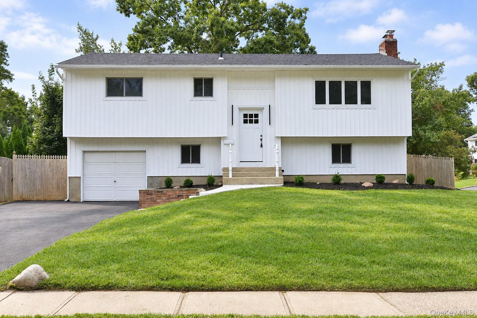 Single Family Bethany Drive Suffolk County, NY 11725, MLS-1046576-13