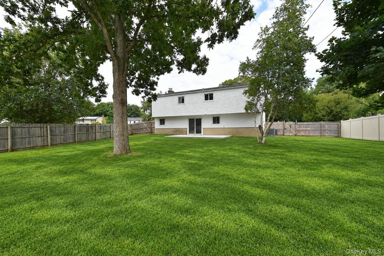 Single Family Bethany Drive Suffolk County, NY 11725, MLS-1046576-14