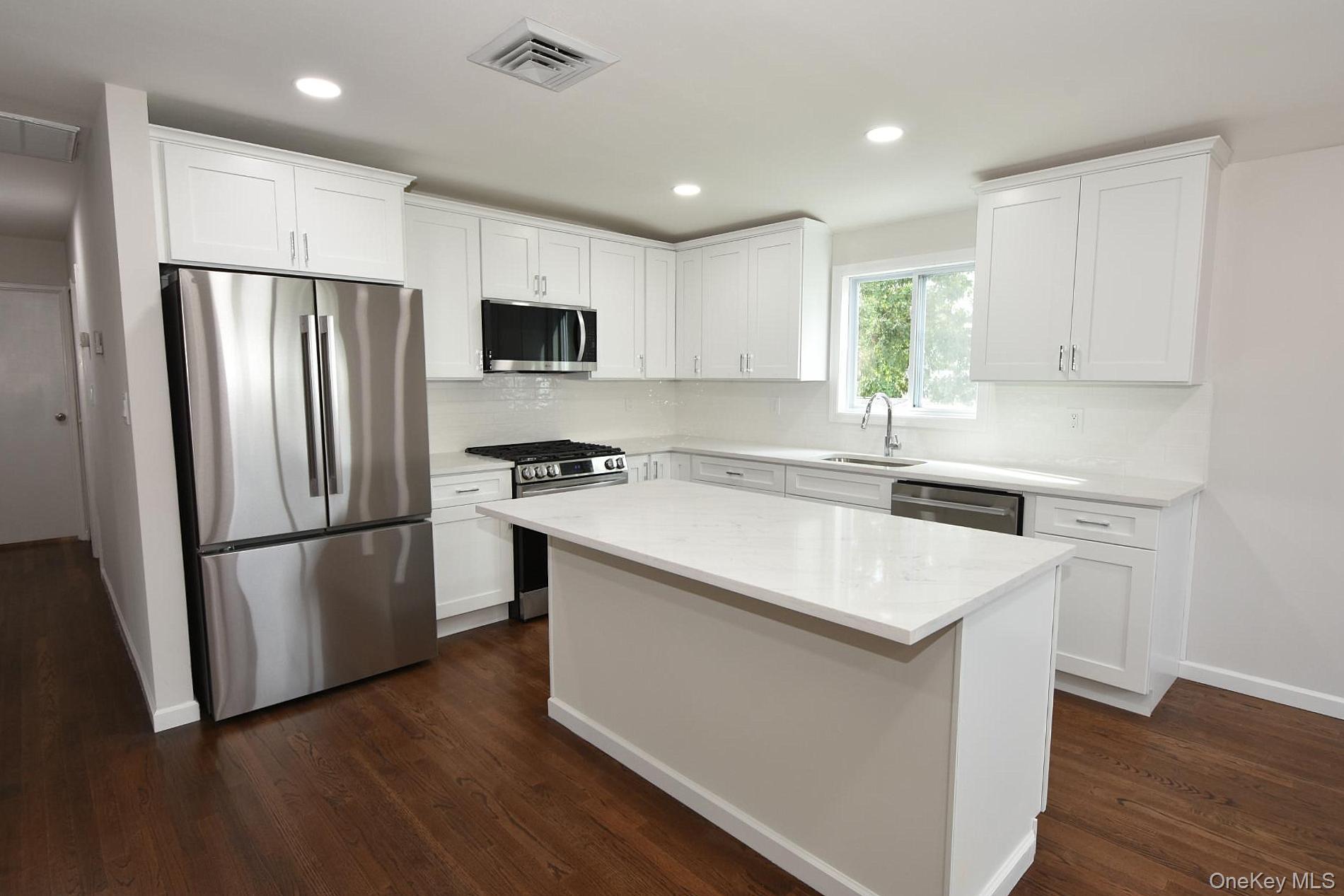Single Family Bethany Drive Suffolk County, NY 11725, MLS-1046576-2