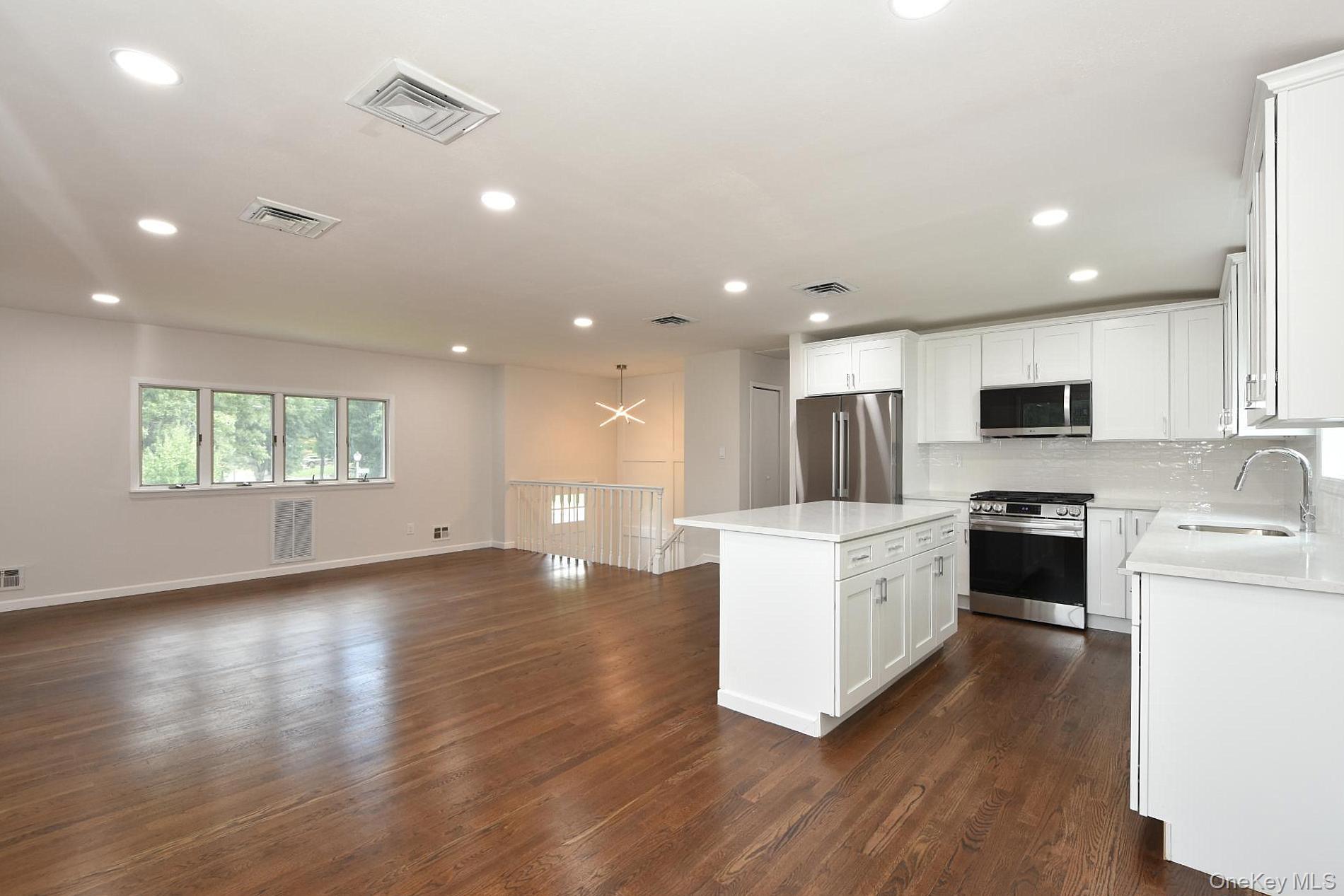 Single Family Bethany Drive Suffolk County, NY 11725, MLS-1046576-3