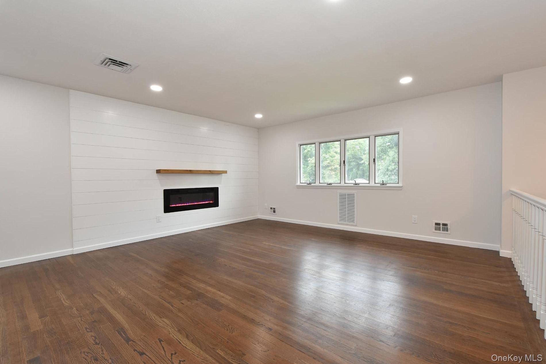 Single Family Bethany Drive Suffolk County, NY 11725, MLS-1046576-4