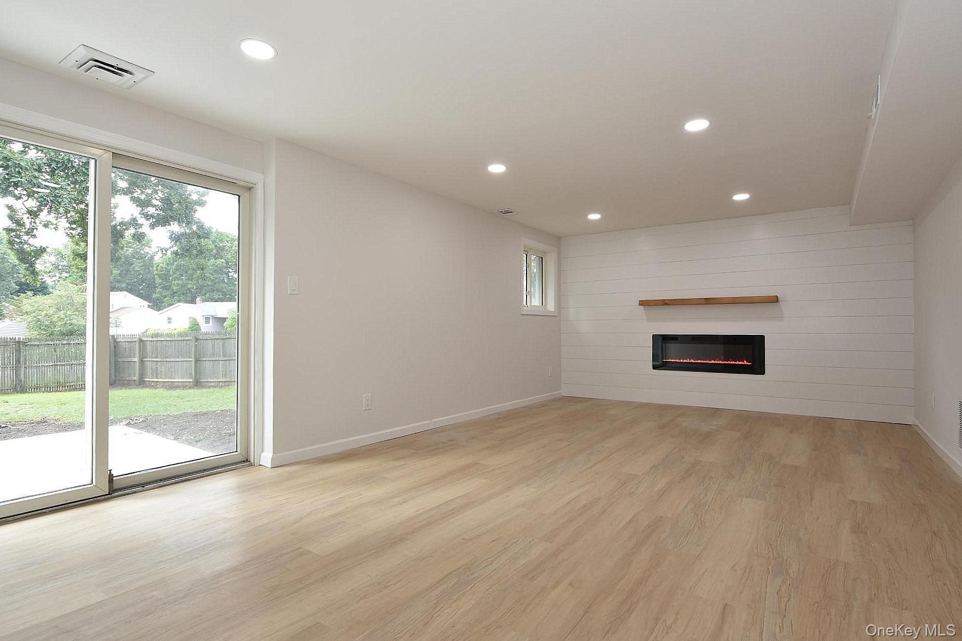 Single Family Bethany Drive Suffolk County, NY 11725, MLS-1046576-9
