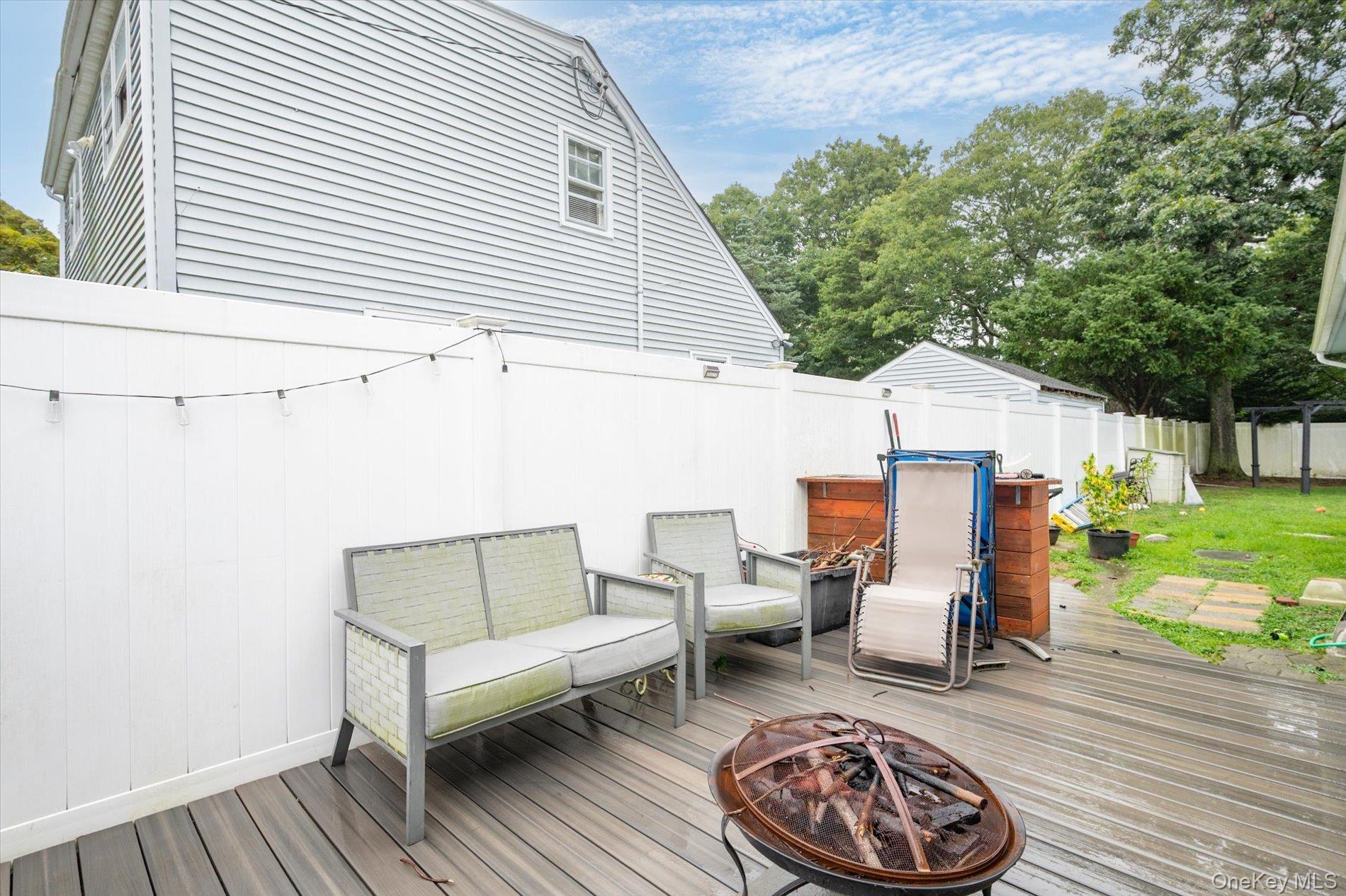 Single Family Westminster Drive  Suffolk County, NY 11967, MLS-1046585-17