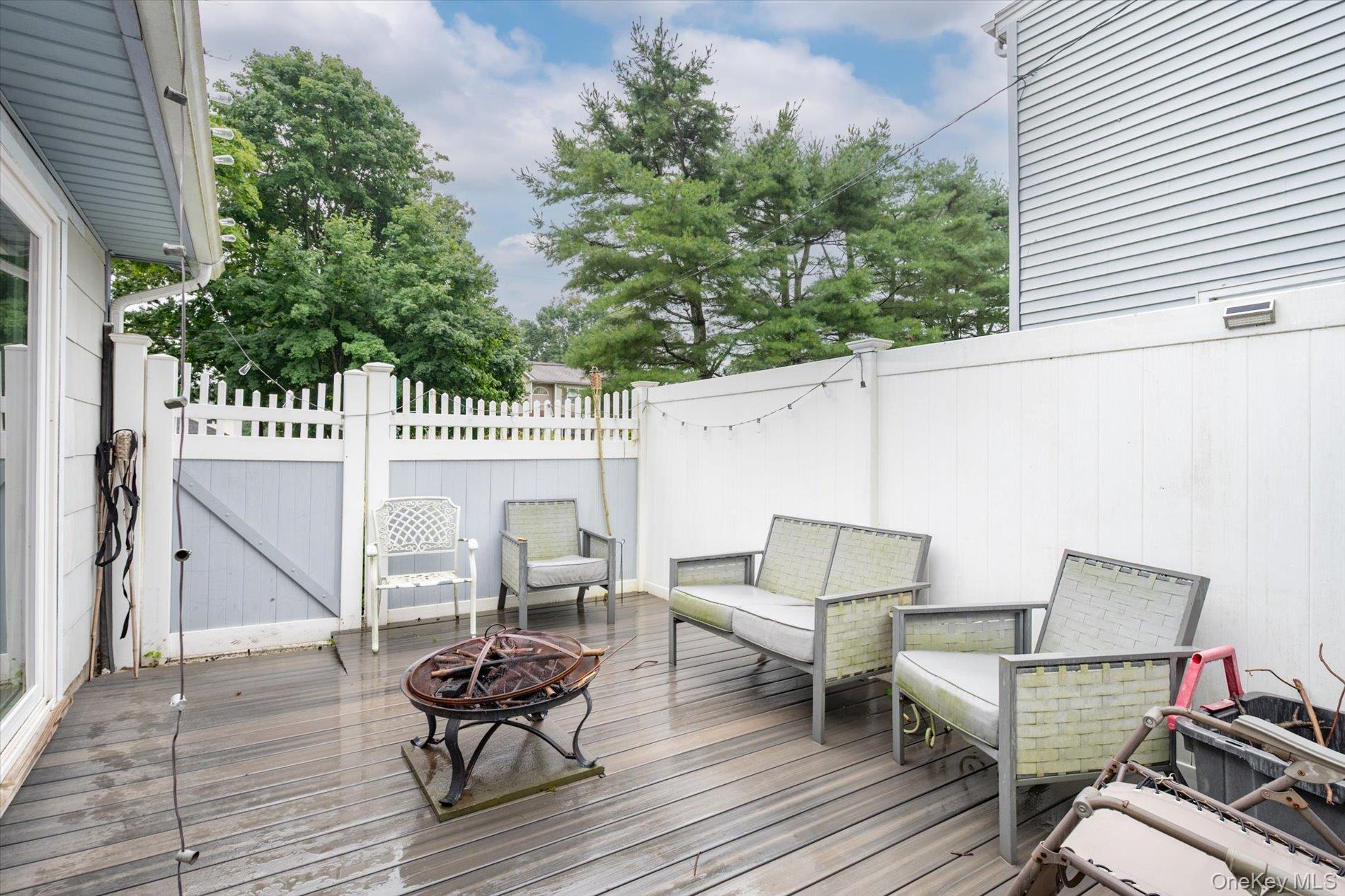 Single Family Westminster Drive  Suffolk County, NY 11967, MLS-1046585-18