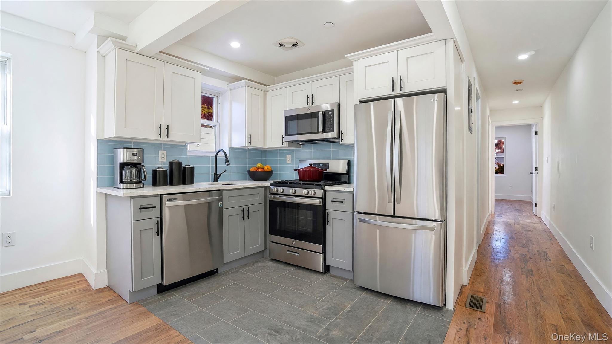 Single Family E 221st Street  Bronx, NY 10469, MLS-1046591-3