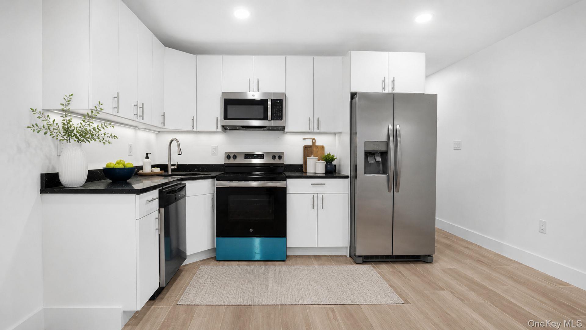 Single Family Duryea Avenue Bronx, NY 10466, MLS-1046593-3