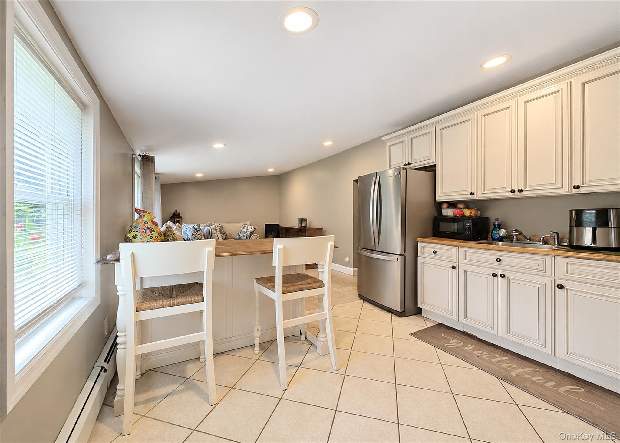 Single Family Union Boulevard Suffolk County, NY 11706, MLS-1046597-20
