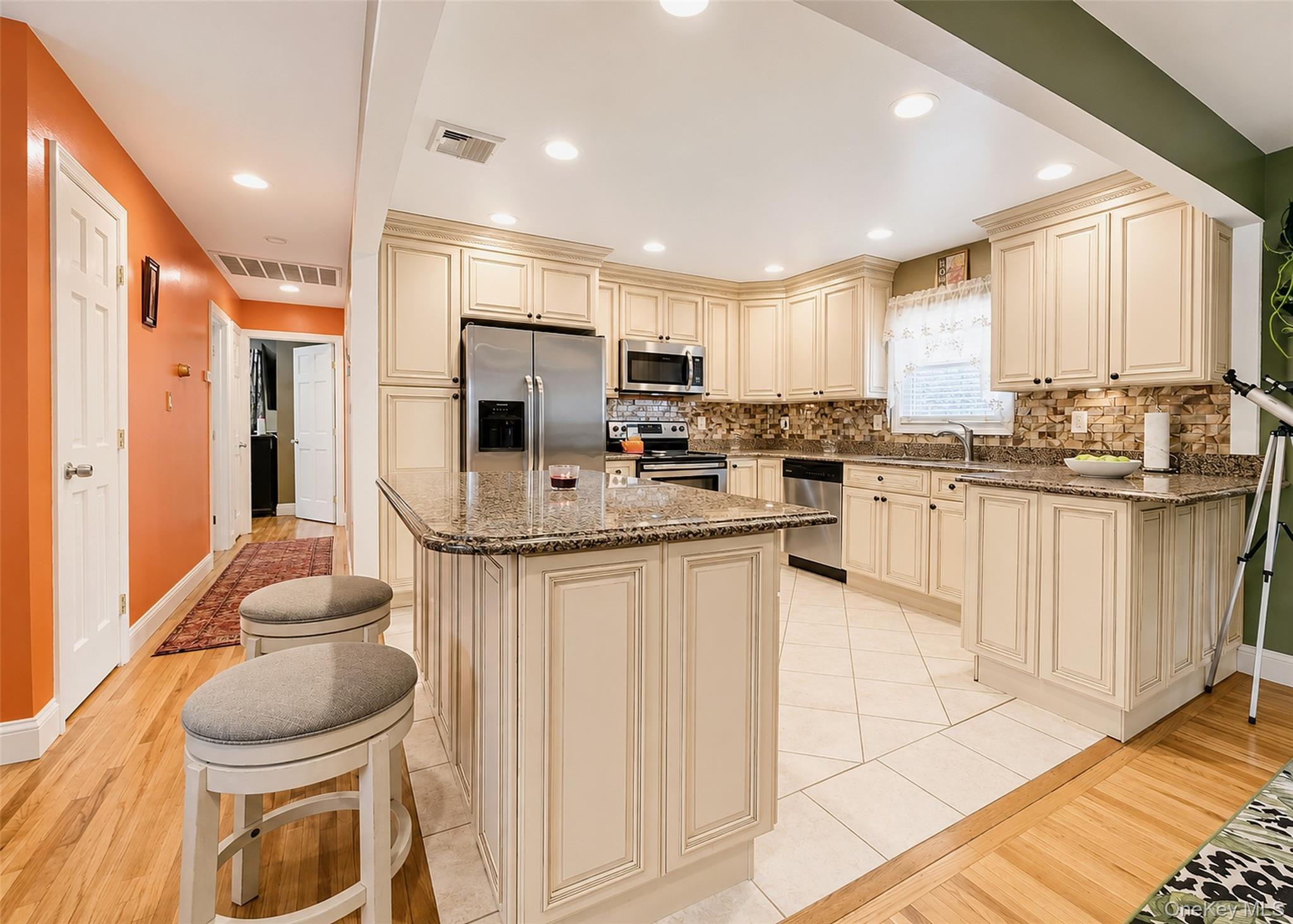 Single Family Union Boulevard Suffolk County, NY 11706, MLS-1046597-3