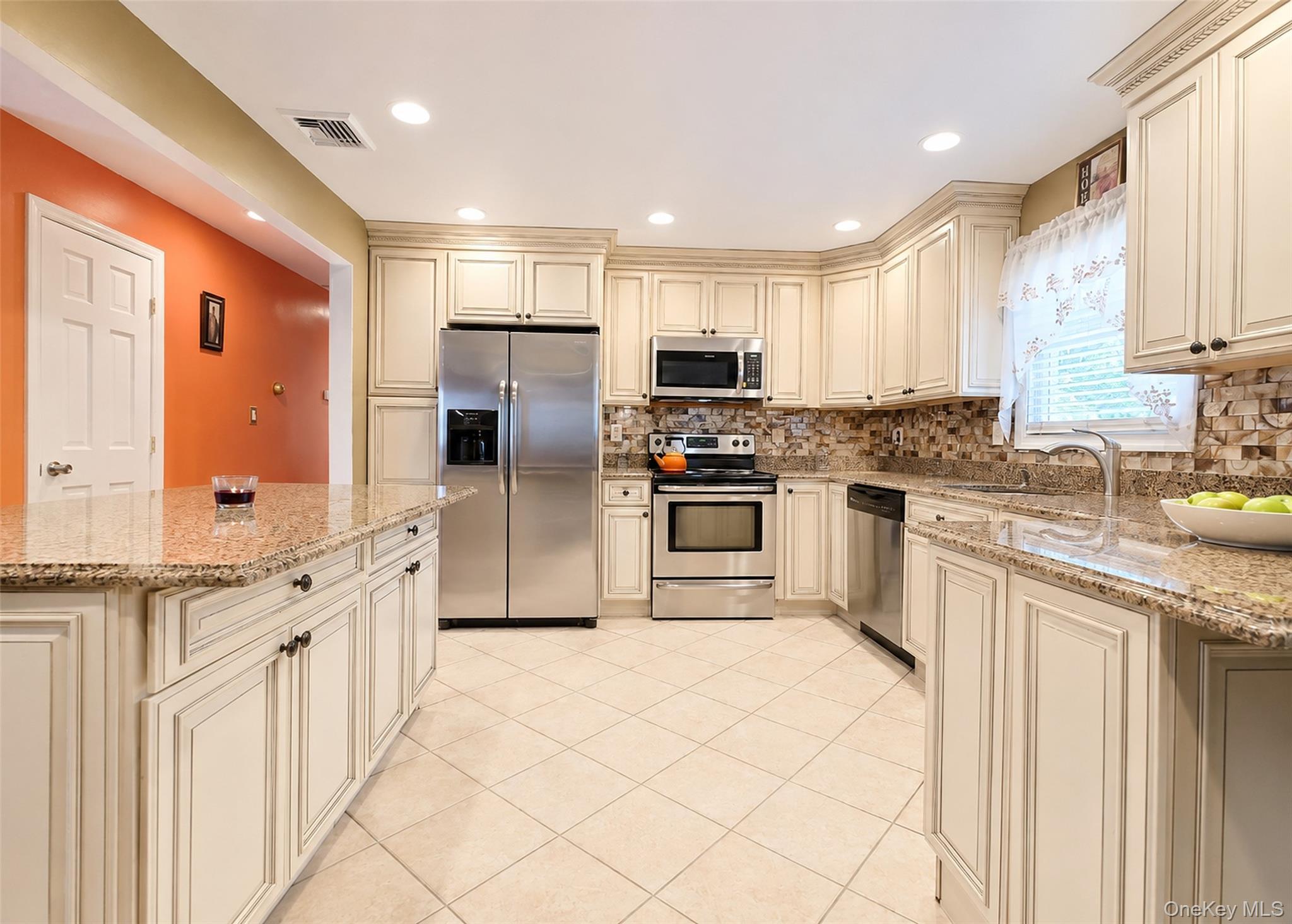 Single Family Union Boulevard Suffolk County, NY 11706, MLS-1046597-5
