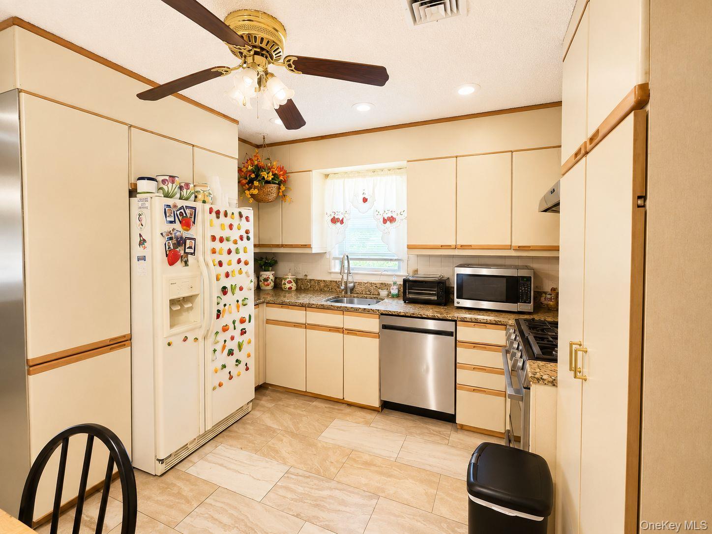 Single Family Stewart Place Rockland County, NY 10977, MLS-1046634-16