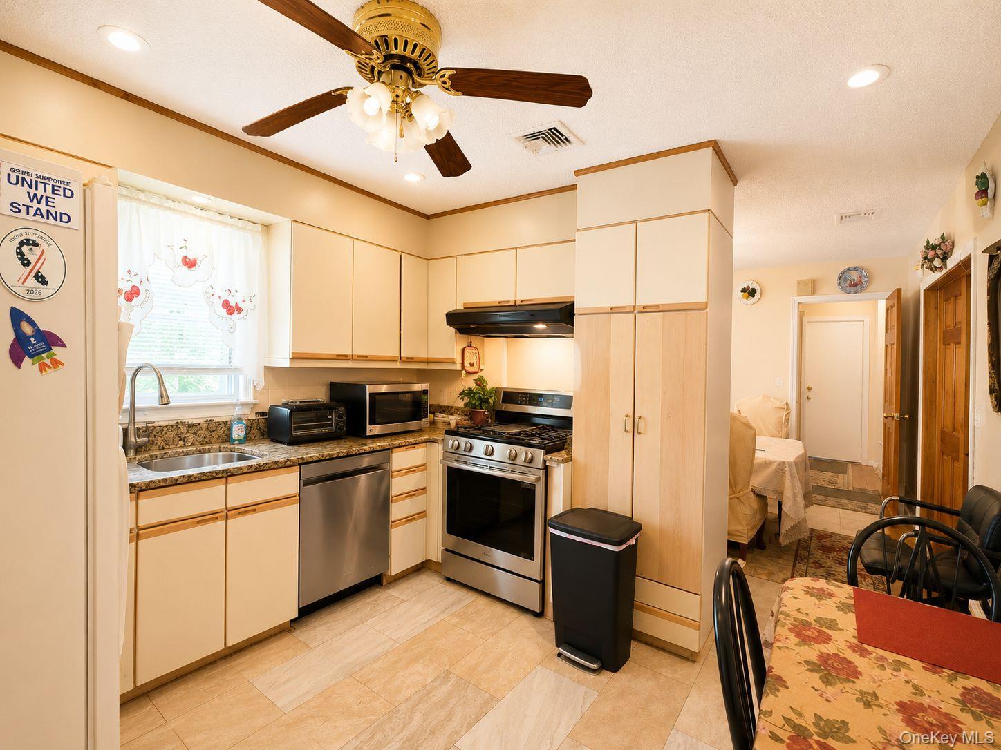Single Family Stewart Place Rockland County, NY 10977, MLS-1046634-17