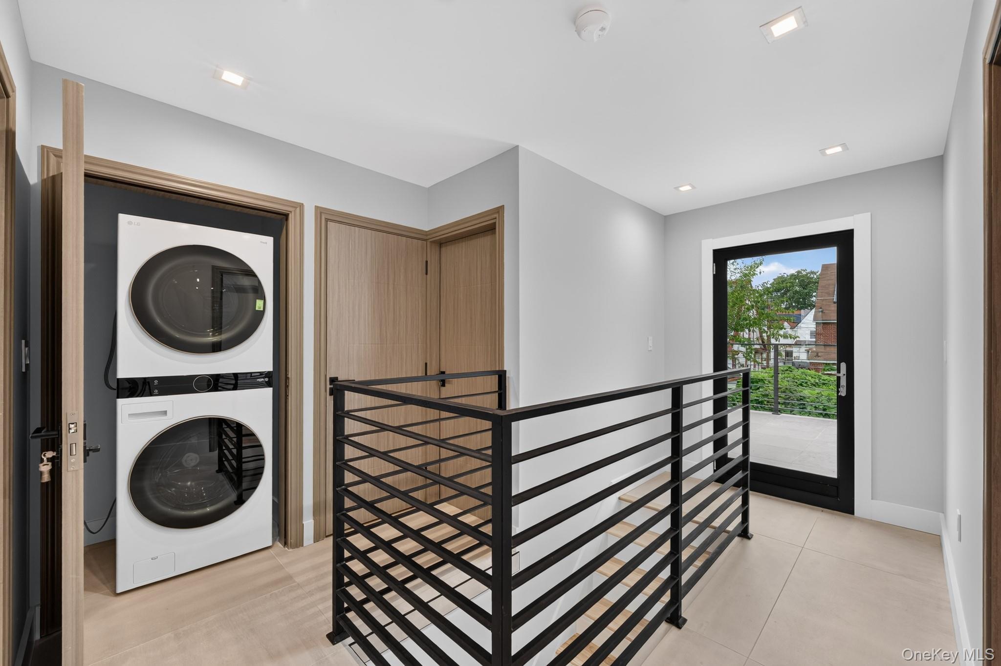 Single Family 196th Street Queens, NY 11412, MLS-1046635-10