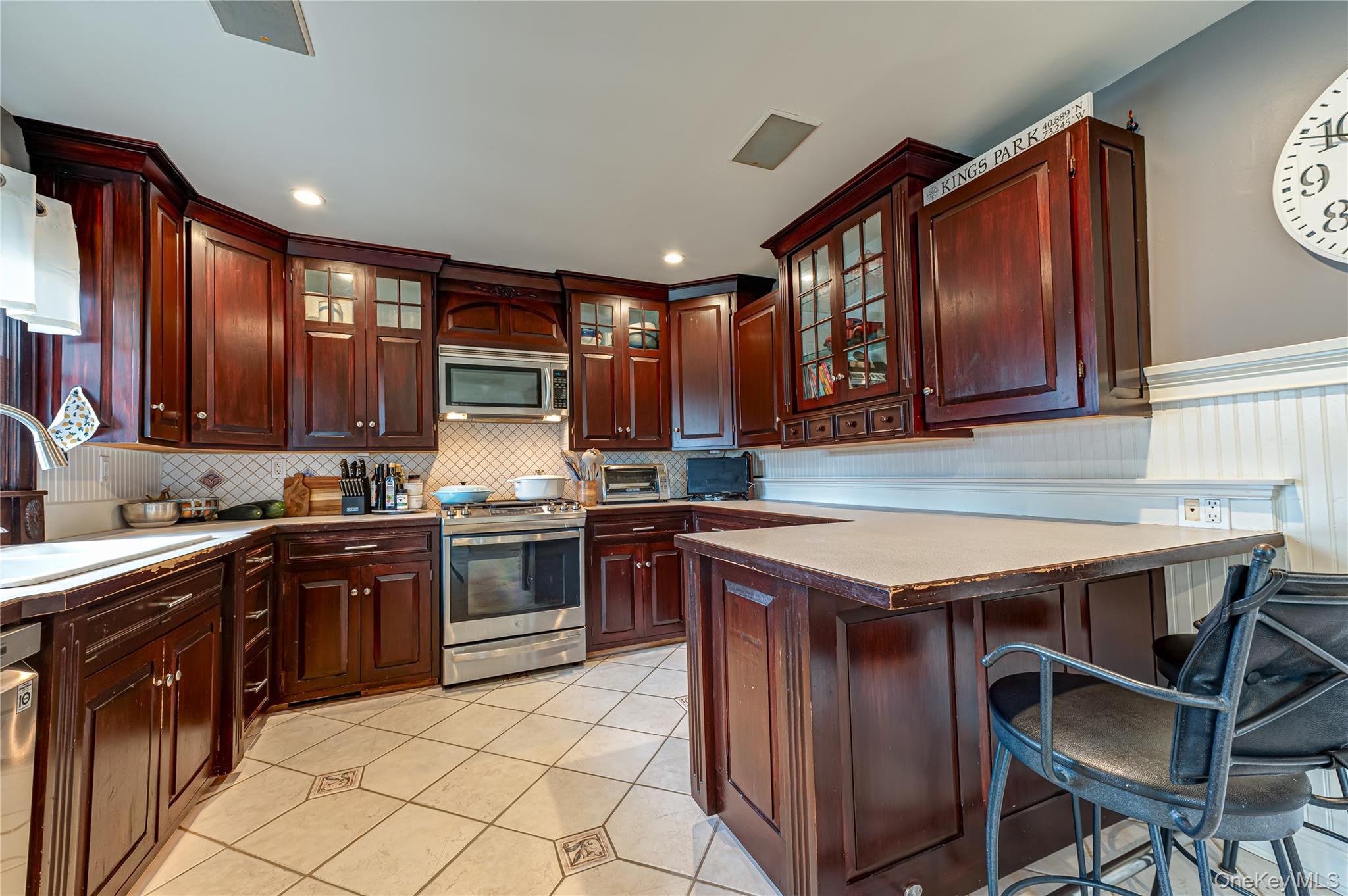 Single Family Peary Lane  Suffolk County, NY 11754, MLS-1046645-10