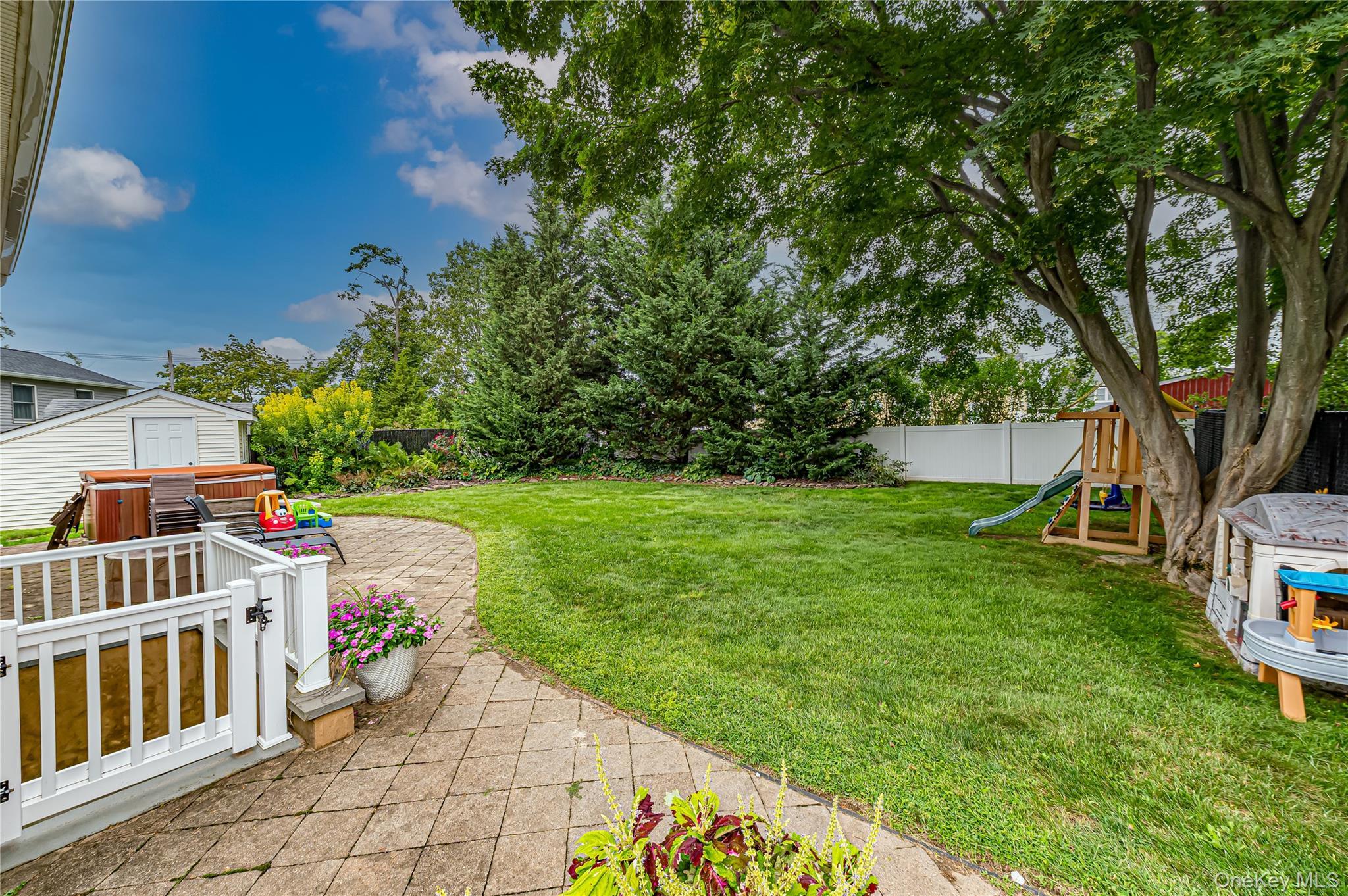 Single Family Peary Lane  Suffolk County, NY 11754, MLS-1046645-24