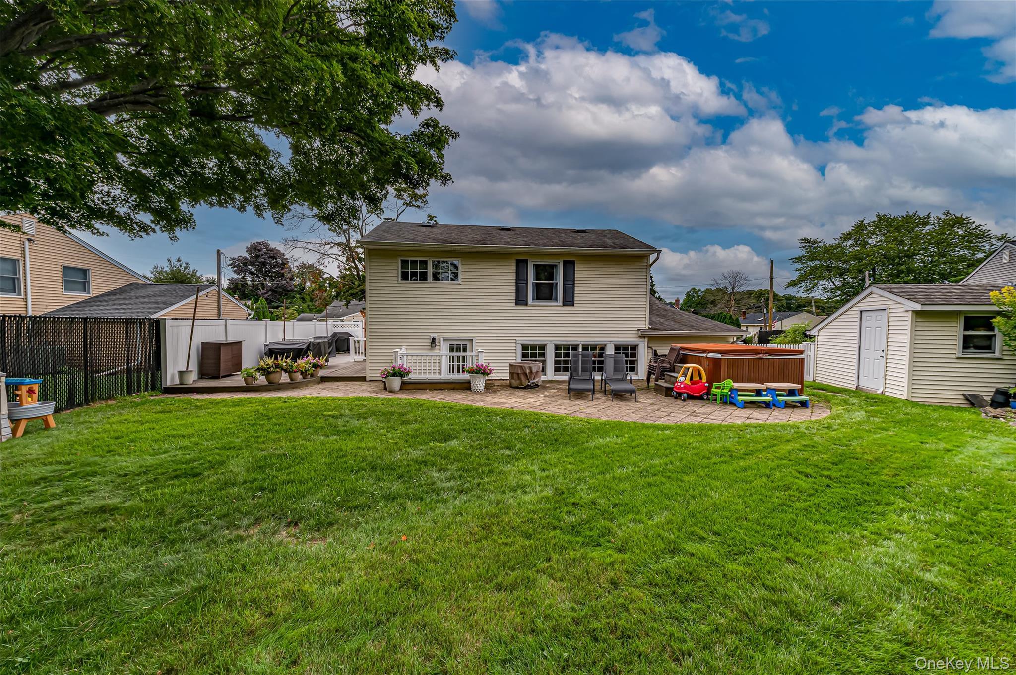 Single Family Peary Lane  Suffolk County, NY 11754, MLS-1046645-27