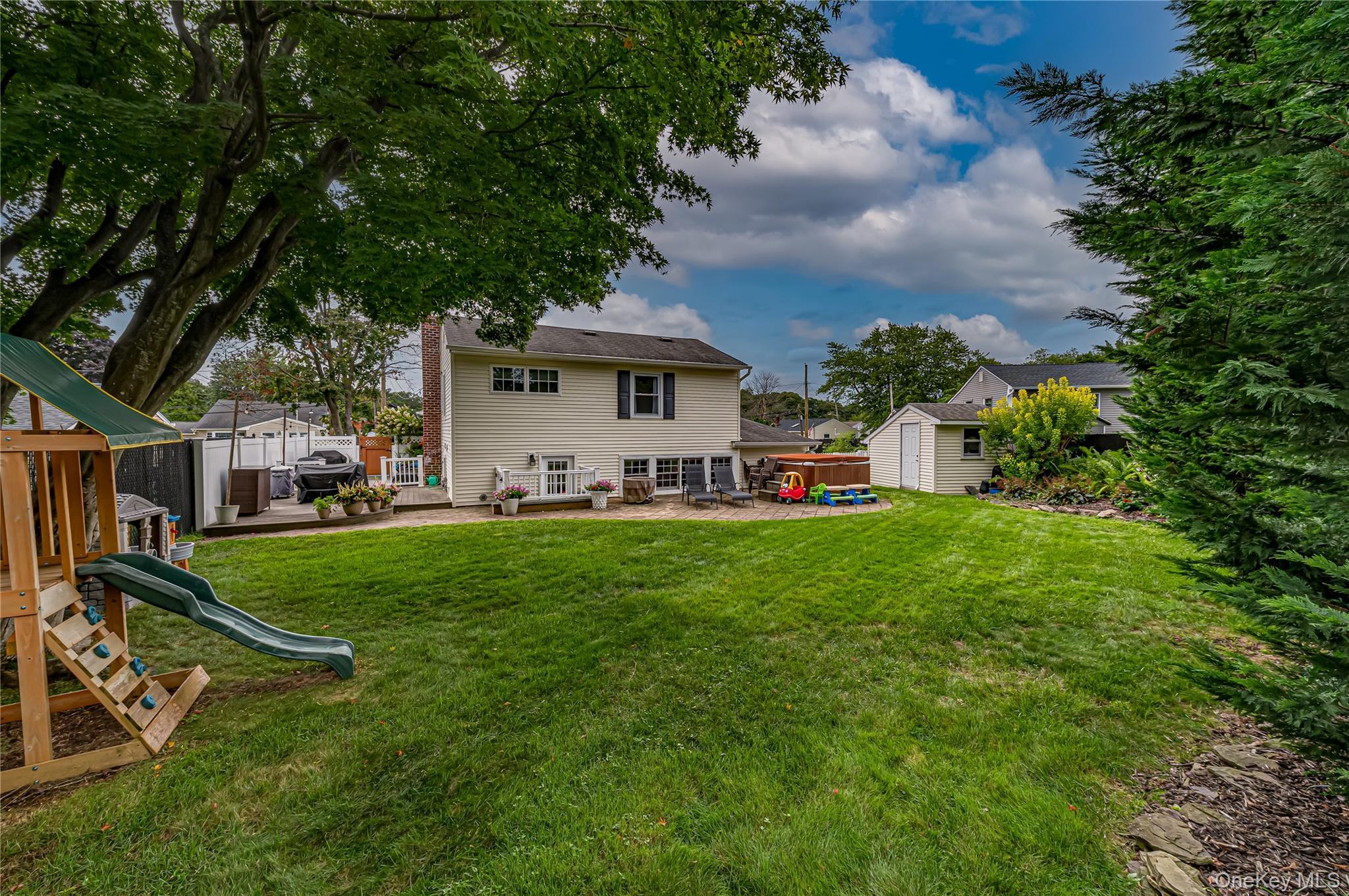 Single Family Peary Lane  Suffolk County, NY 11754, MLS-1046645-28