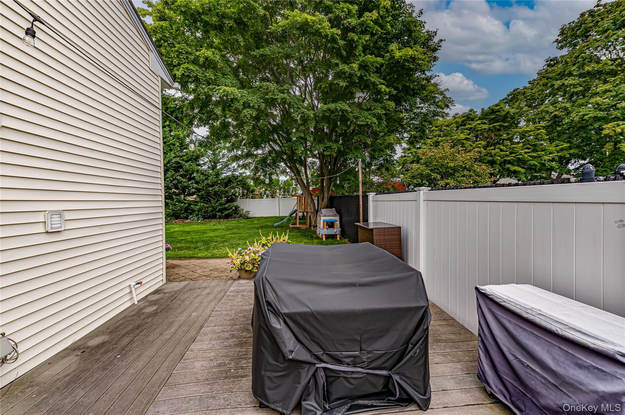 Single Family Peary Lane  Suffolk County, NY 11754, MLS-1046645-29