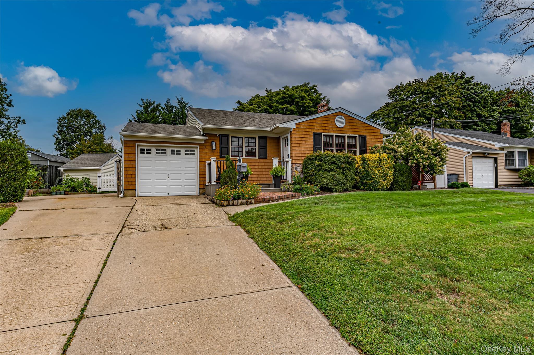 Single Family Peary Lane  Suffolk County, NY 11754, MLS-1046645-3