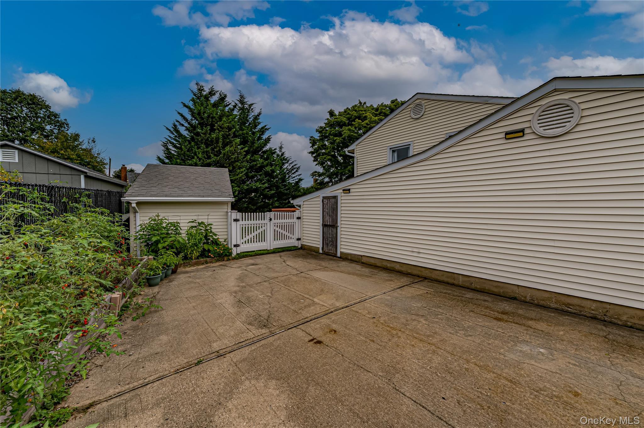 Single Family Peary Lane  Suffolk County, NY 11754, MLS-1046645-5