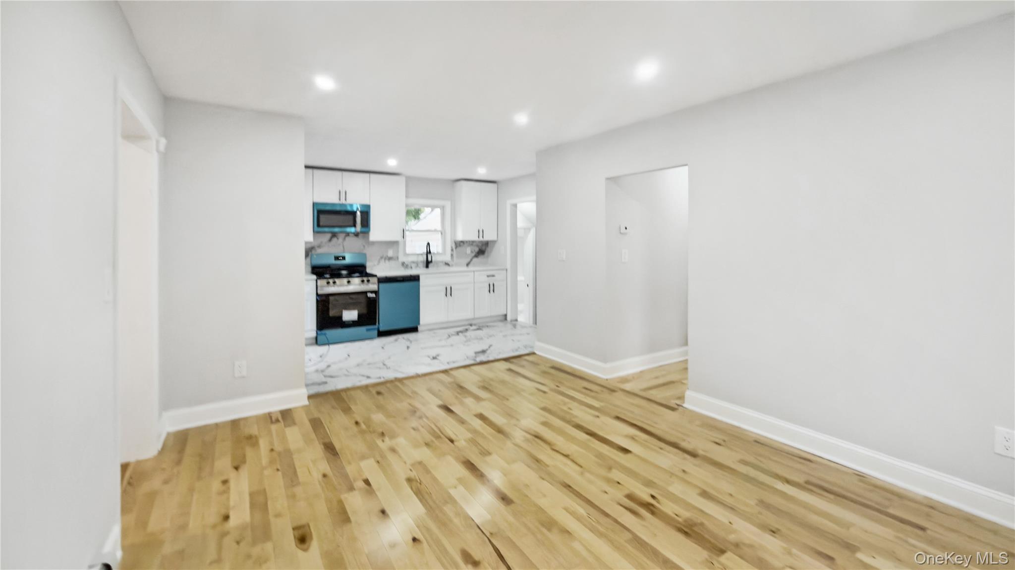 Single Family Woodfield Road Nassau County, NY 11570, MLS-1046658-13