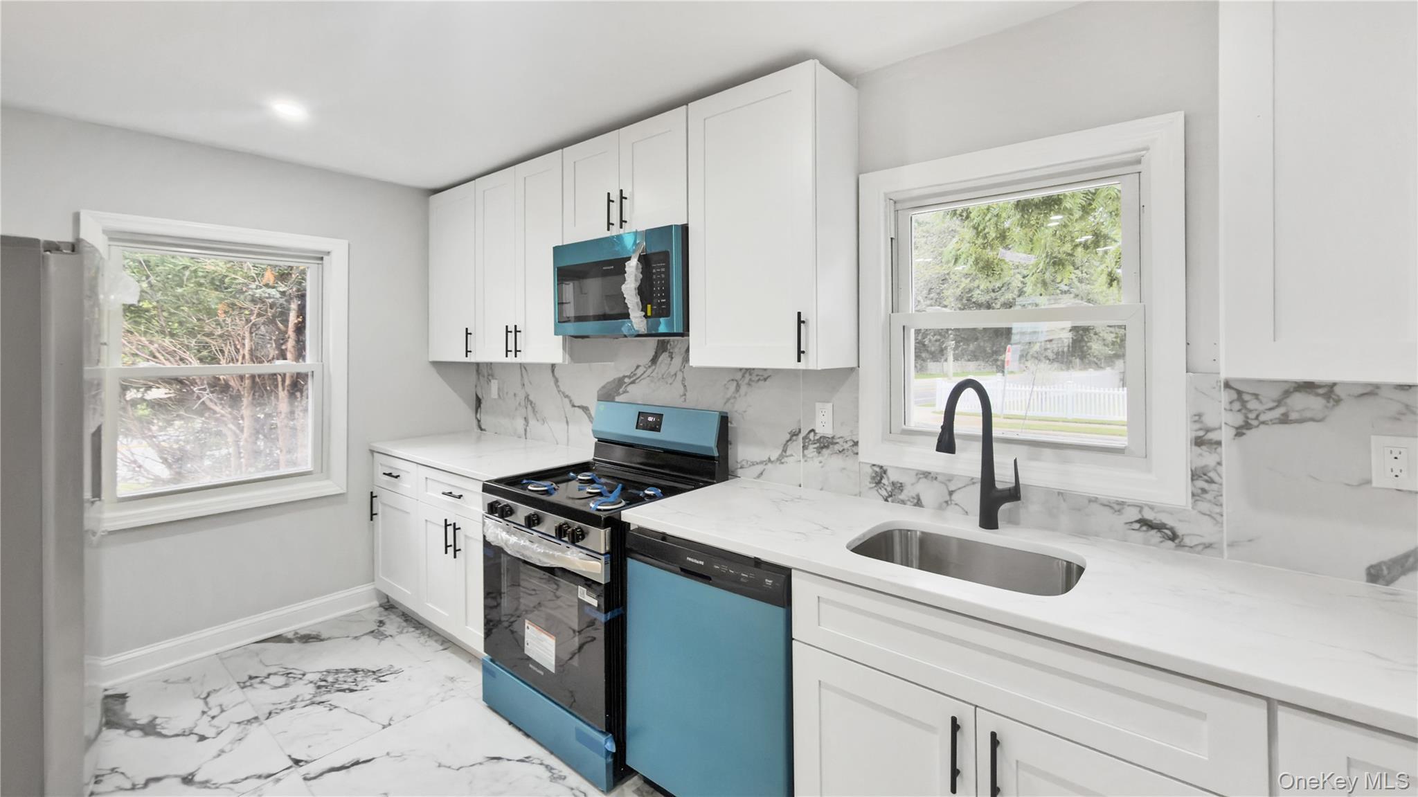 Single Family Woodfield Road Nassau County, NY 11570, MLS-1046658-20