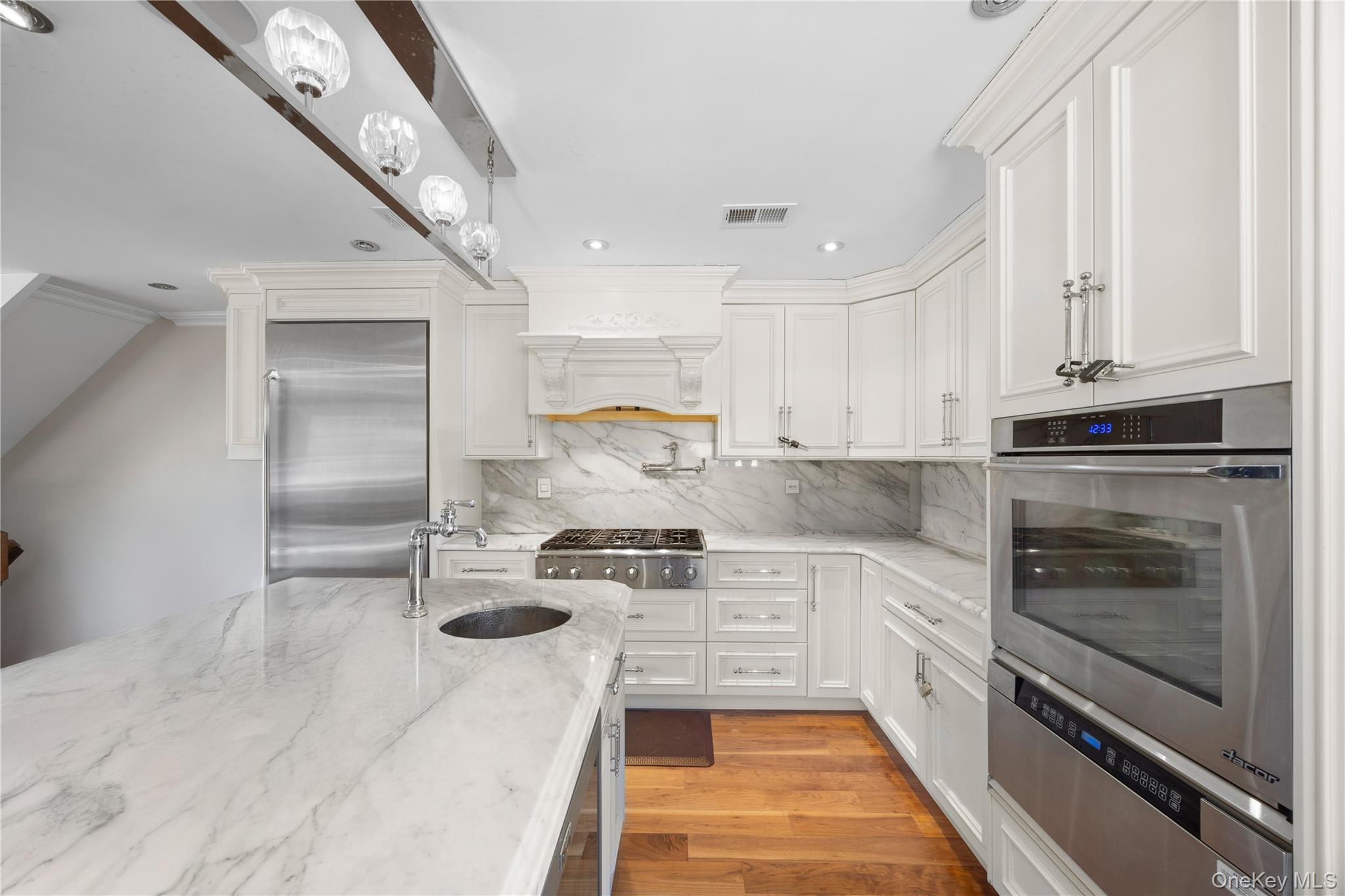 Single Family Ditmars Street  Bronx, NY 10464, MLS-1046694-4