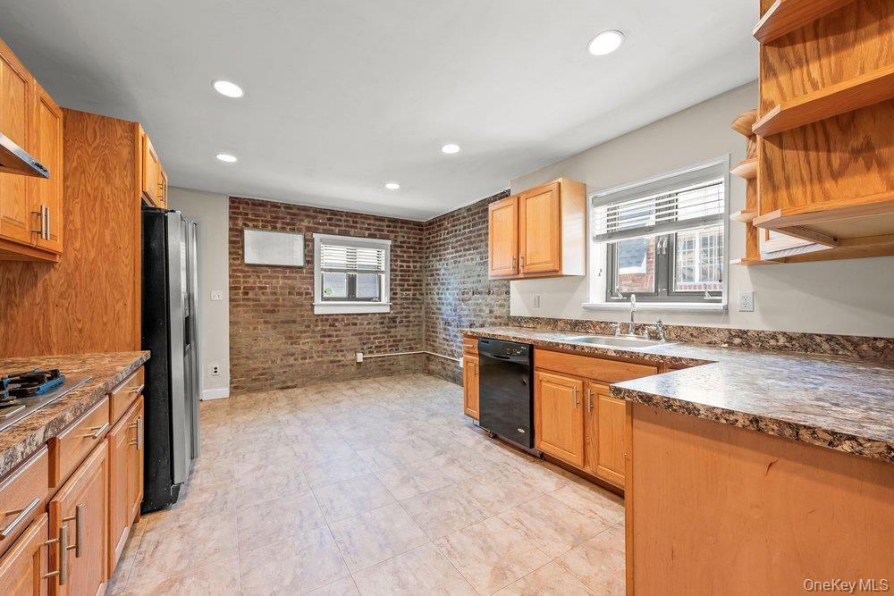 Single Family 166th Street Queens, NY 11432, MLS-1046700-9