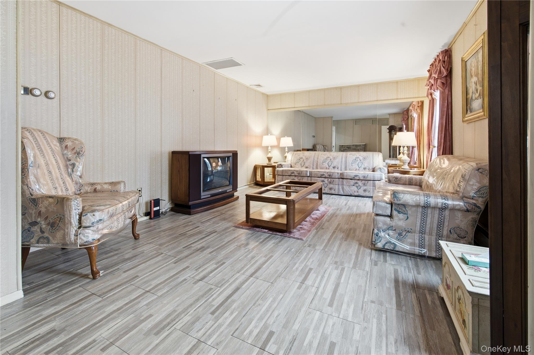 Single Family Singingwood Drive Suffolk County, NY 11741, MLS-1046708-15