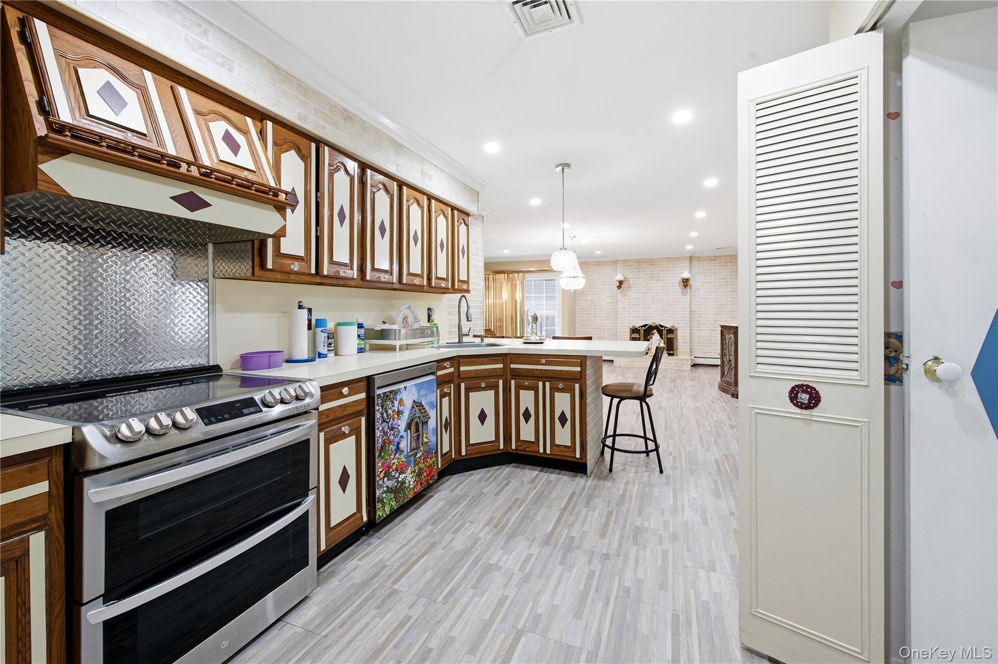Single Family Singingwood Drive Suffolk County, NY 11741, MLS-1046708-17