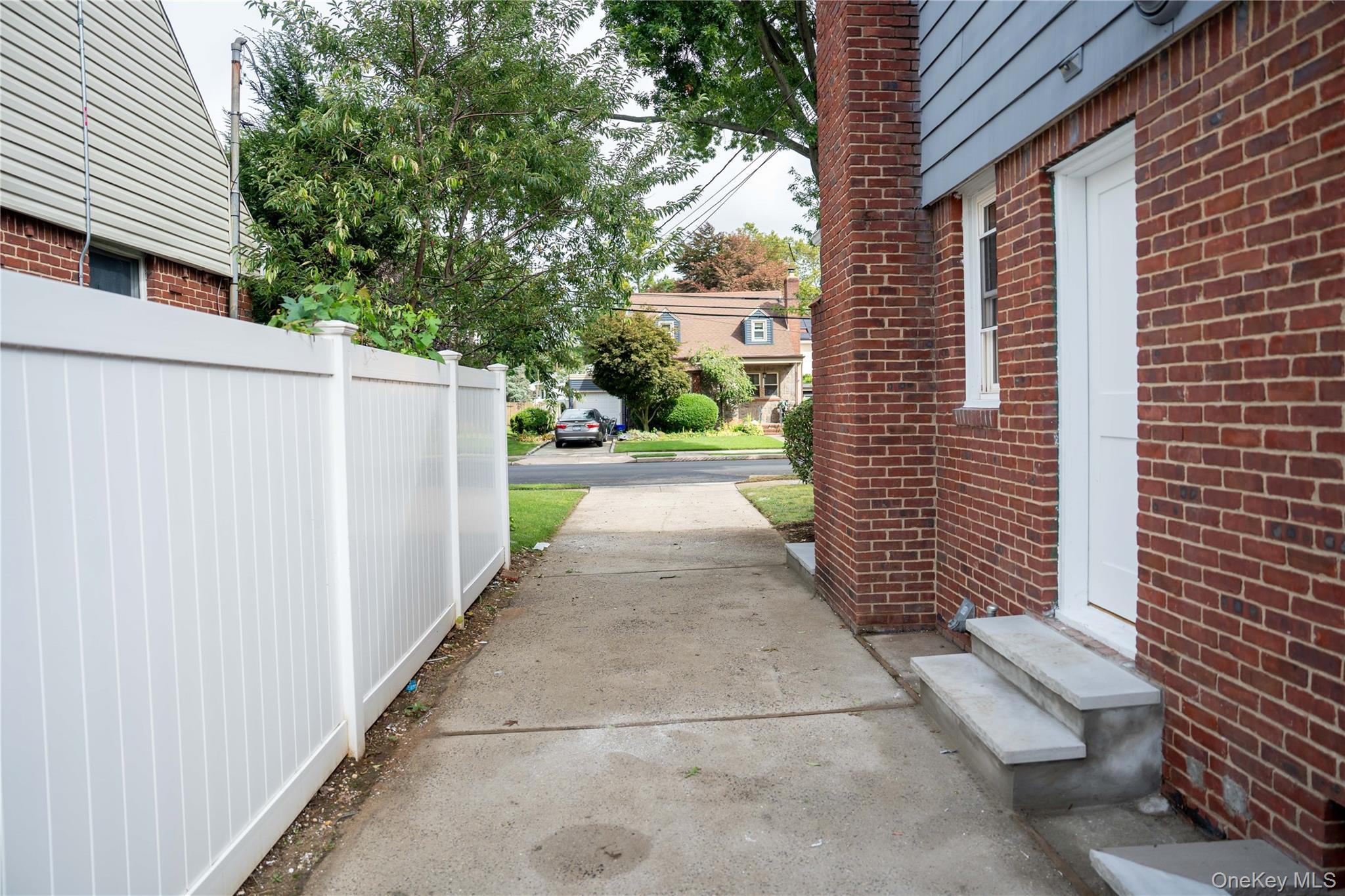 Single Family Stratford Road Nassau County, NY 11510, MLS-1046719-35