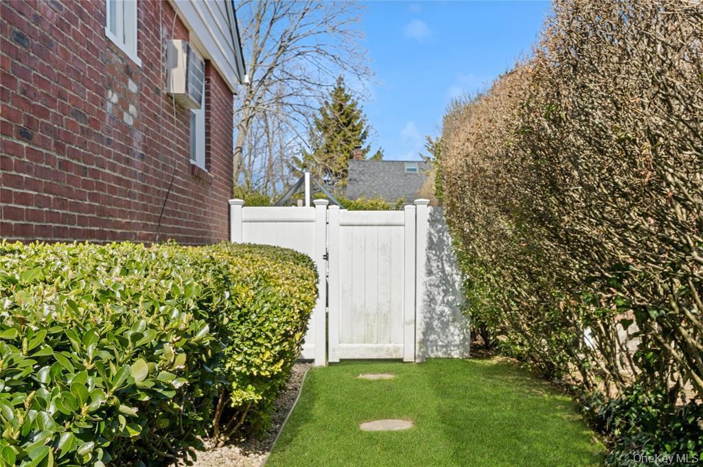 Single Family Besade Court  Nassau County, NY 11572, MLS-1046721-21