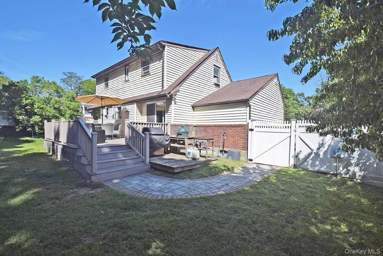 Single Family Cornell Drive Suffolk County, NY 11787, MLS-1046723-21