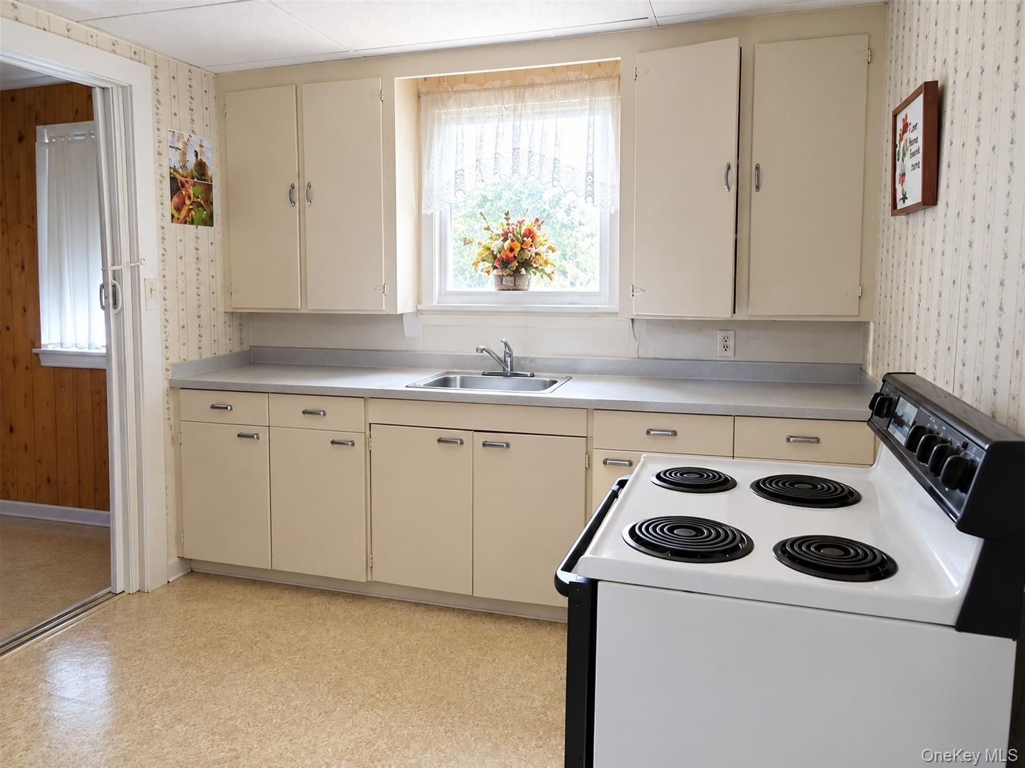 Single Family Jones Terrace Sullivan County, NY 12788, MLS-1046758-9