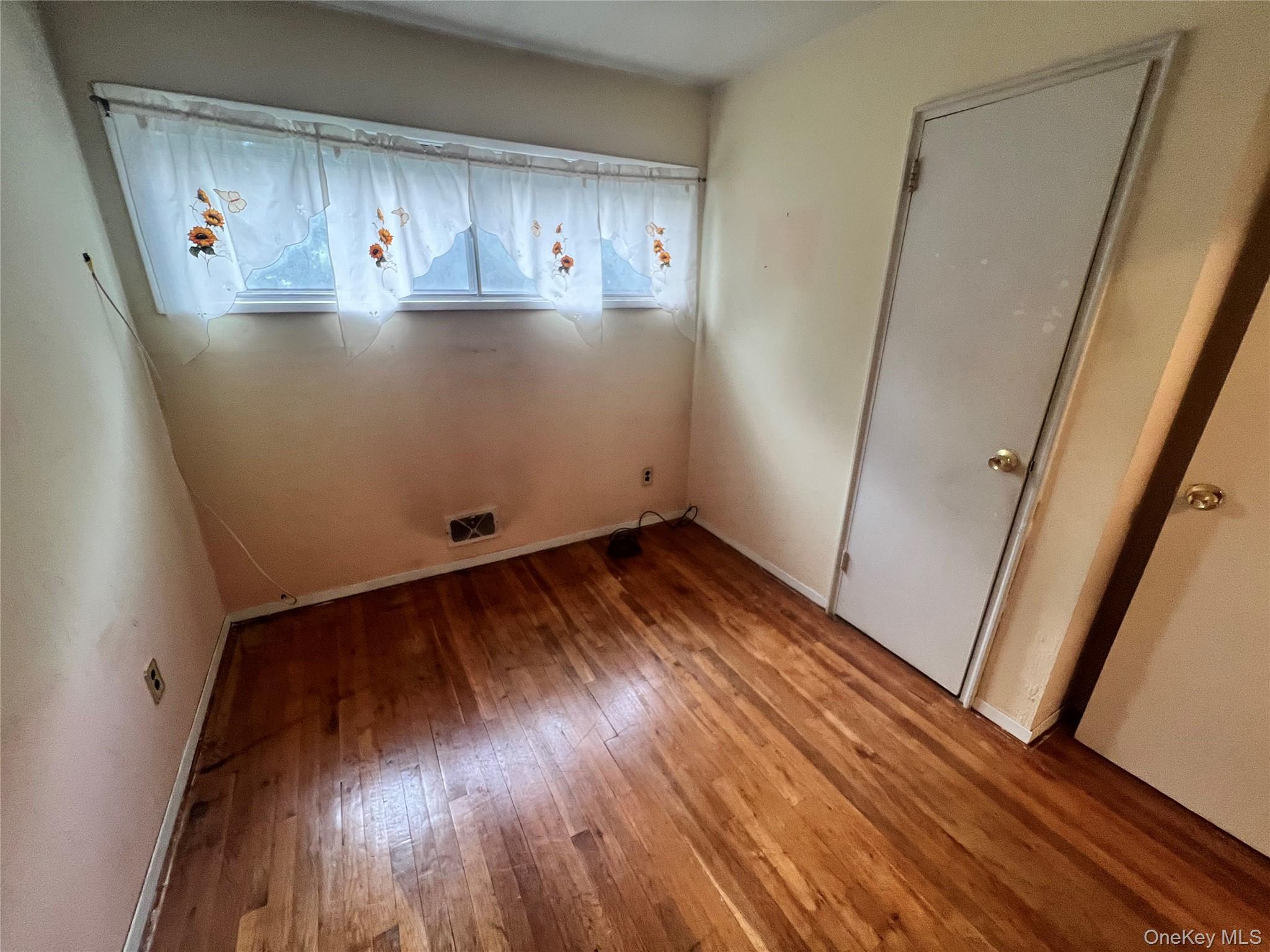 Single Family N Gardiner Drive  Suffolk County, NY 11706, MLS-1046781-8