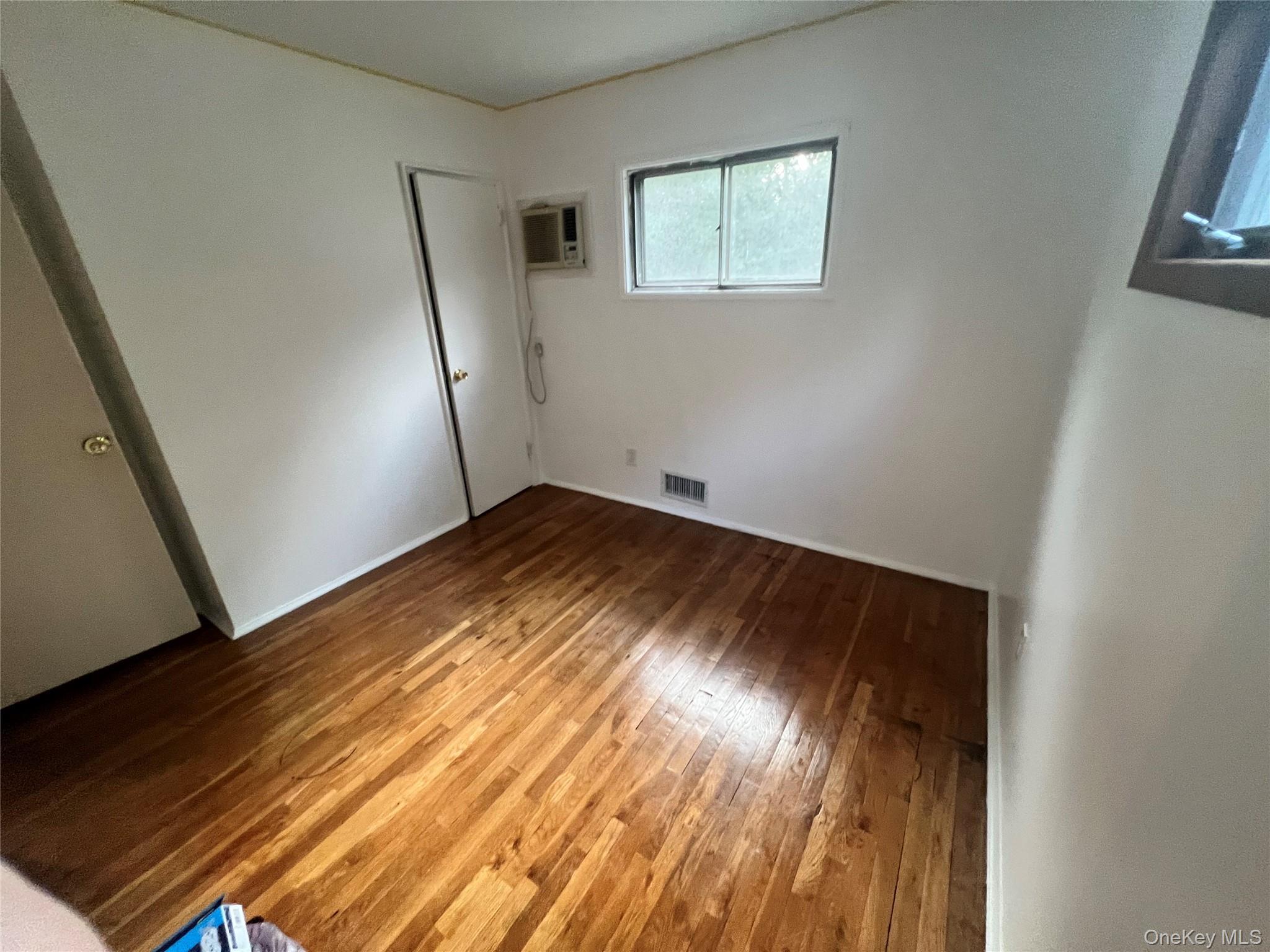 Single Family N Gardiner Drive  Suffolk County, NY 11706, MLS-1046781-9