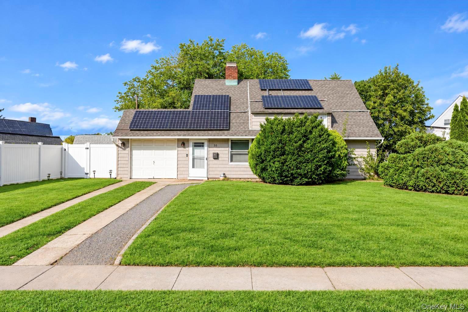 Single Family Meeting Lane Nassau County, NY 11801, MLS-1046786-23