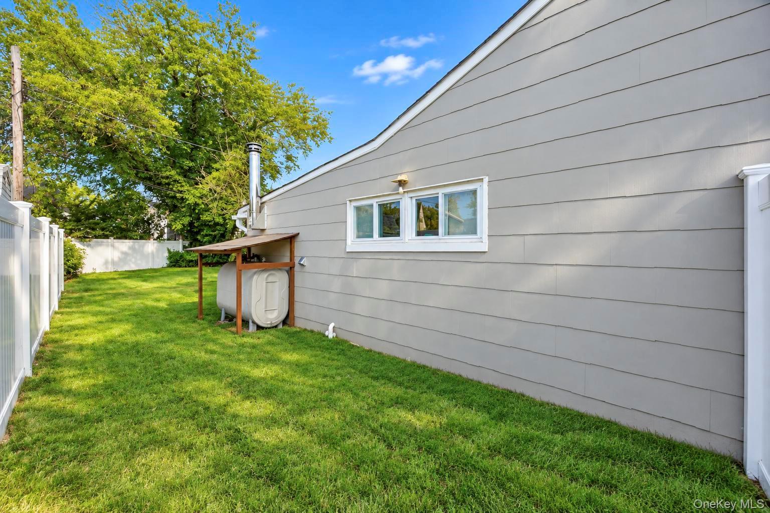 Single Family Meeting Lane Nassau County, NY 11801, MLS-1046786-24