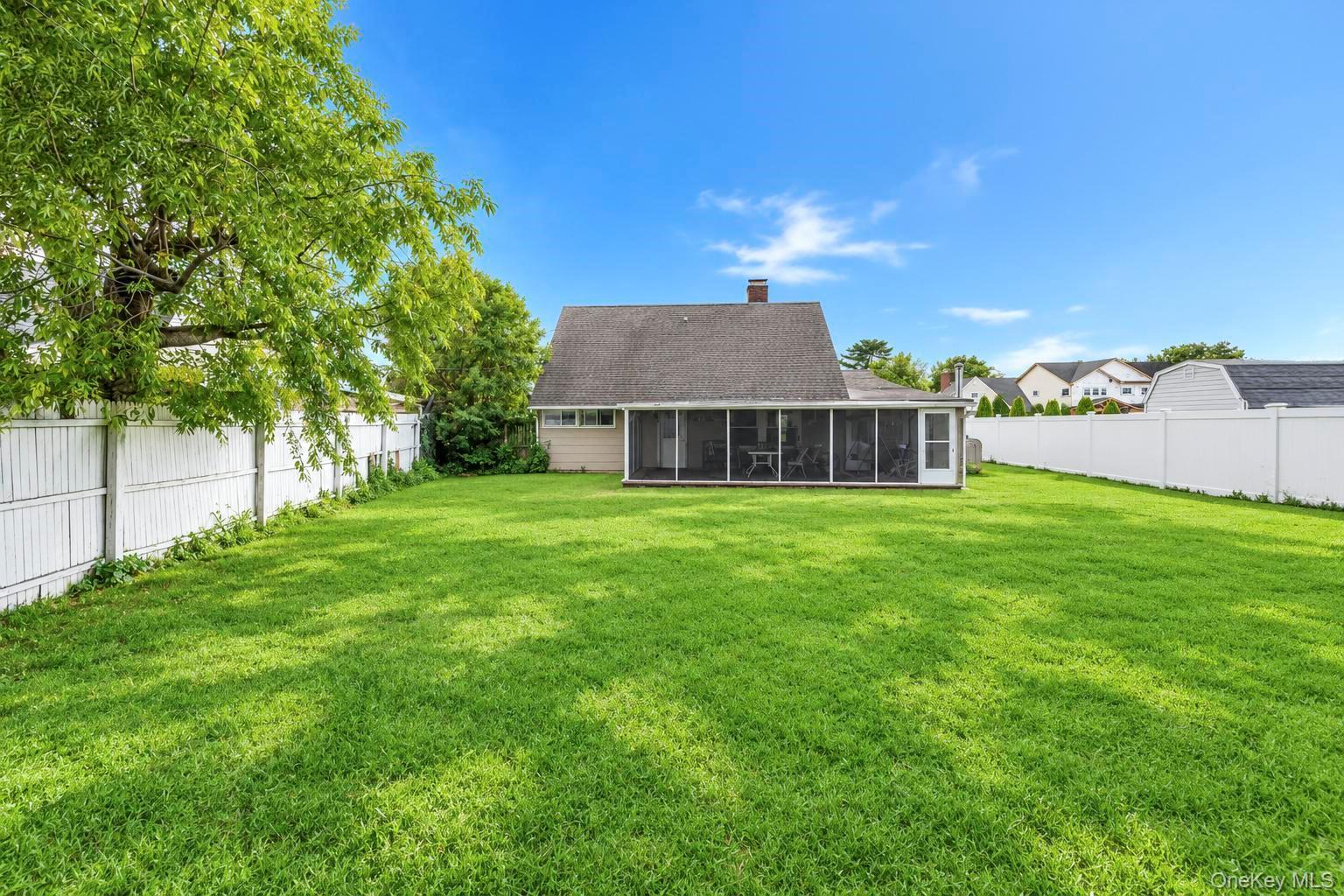 Single Family Meeting Lane Nassau County, NY 11801, MLS-1046786-3