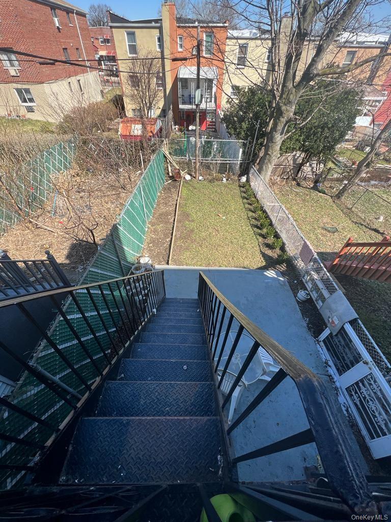Single Family E 229th Street Bronx, NY 10466, MLS-1046825-15