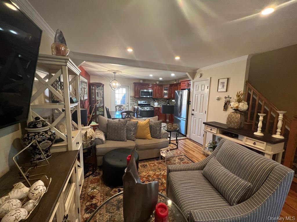 Single Family E 229th Street Bronx, NY 10466, MLS-1046825-4