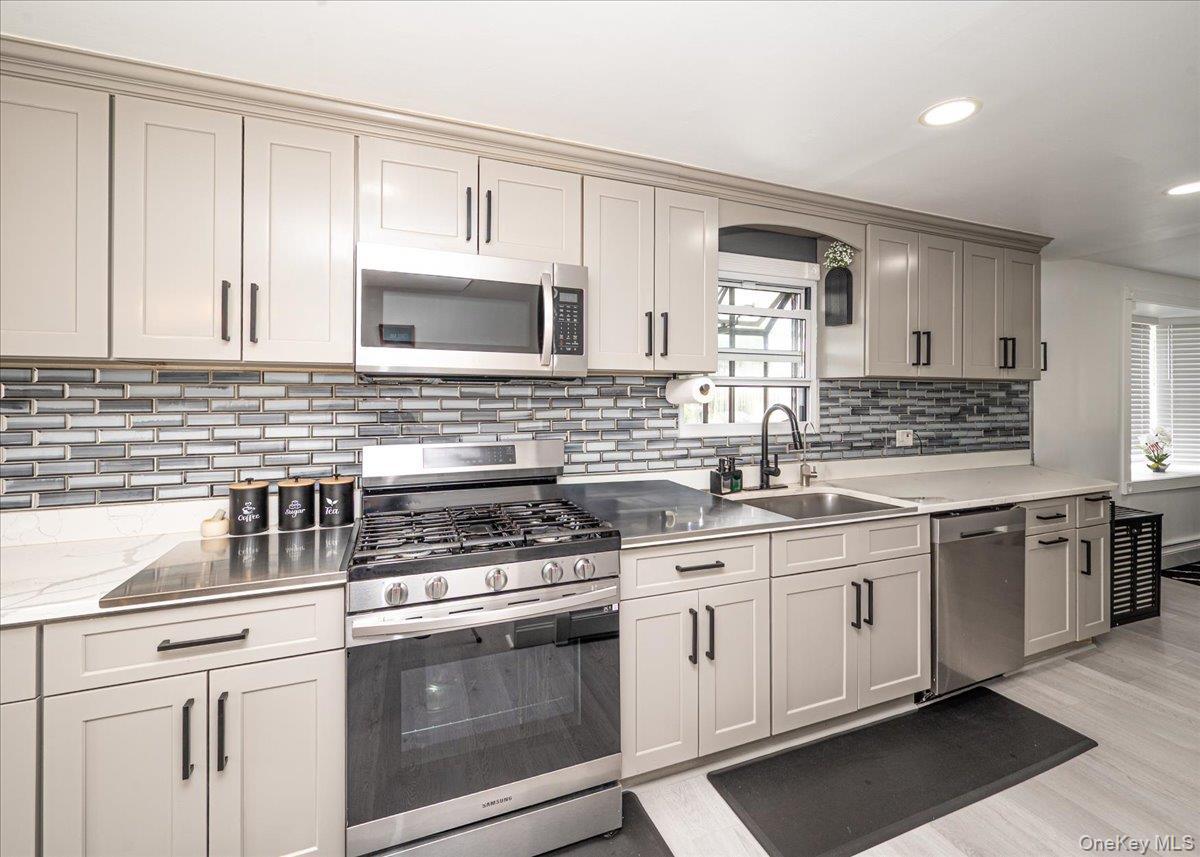 Single Family W Alder Road Nassau County, NY 11710, MLS-1046828-10