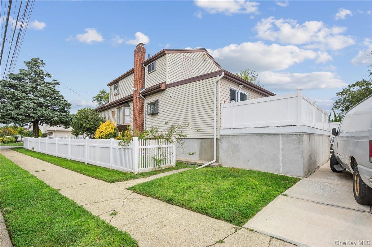Single Family W Alder Road Nassau County, NY 11710, MLS-1046828-27