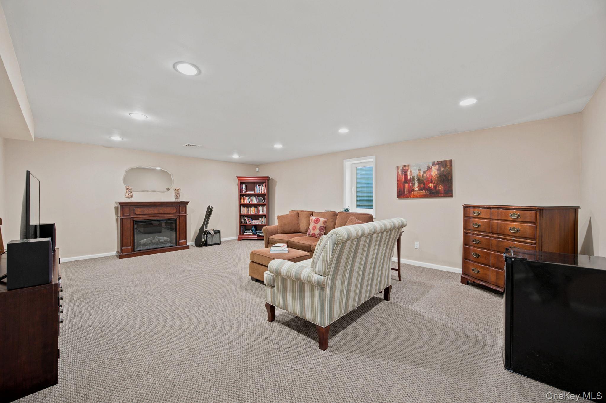 Single Family Celler Avenue Nassau County, NY 11040, MLS-1046862-26
