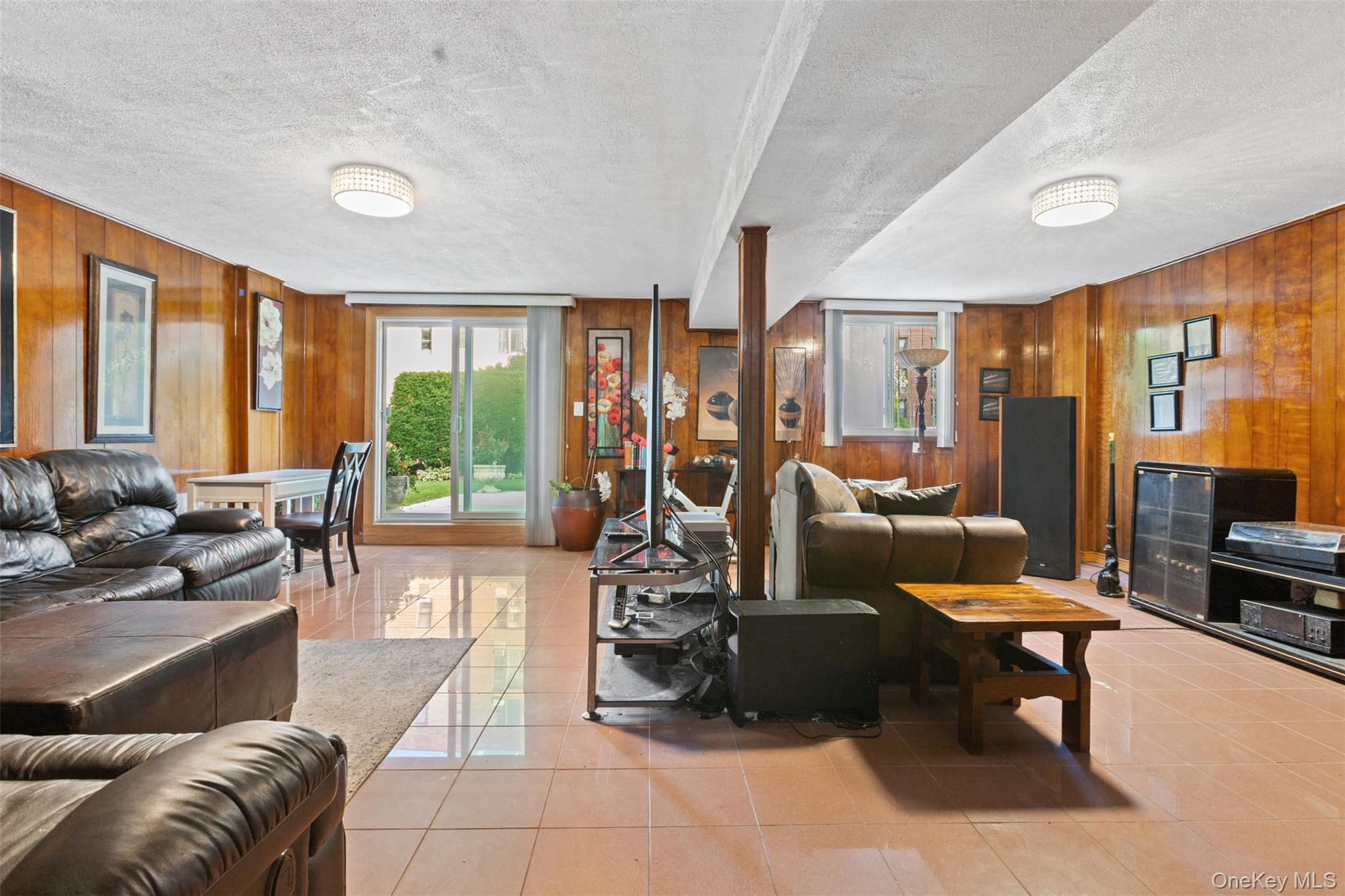 Single Family Briar Place Queens, NY 11691, MLS-1046867-14