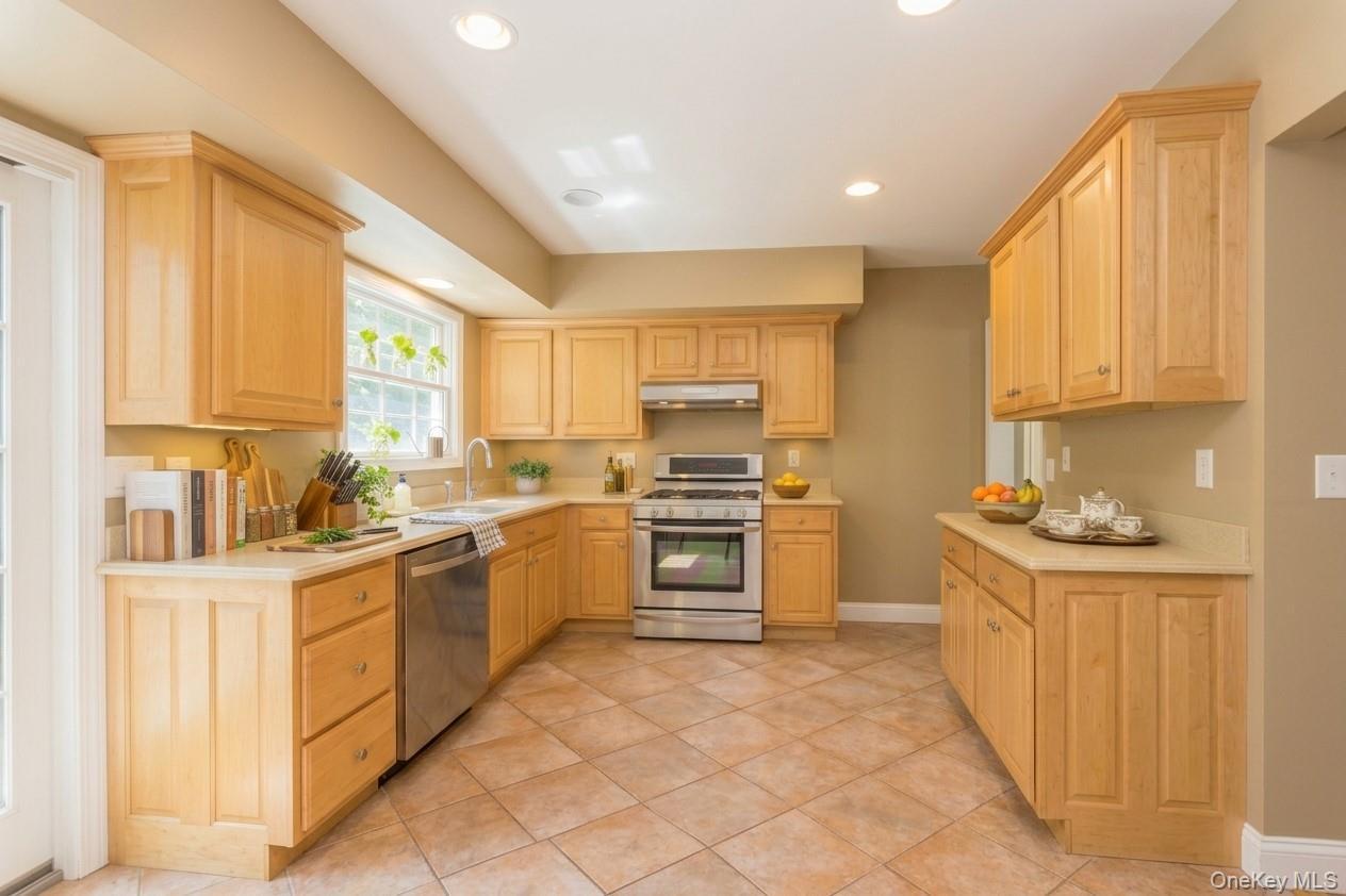 Single Family Old Homestead Road Suffolk County, NY 11777, MLS-1046868-7