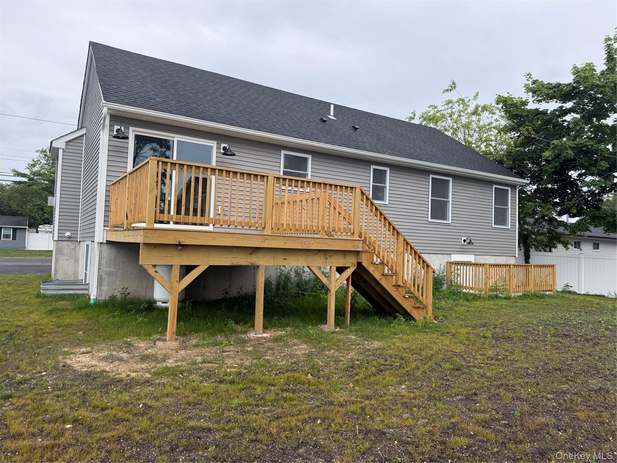 Single Family Southaven Avenue Suffolk County, NY 11950, MLS-1046895-2
