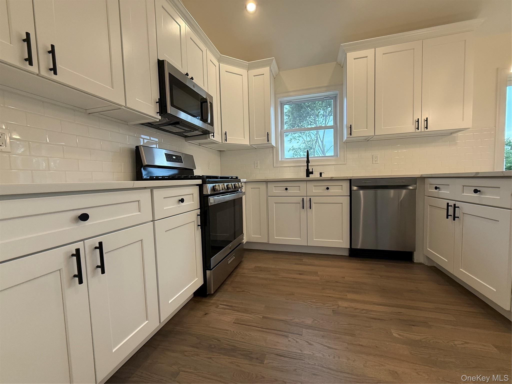 Single Family Southaven Avenue Suffolk County, NY 11950, MLS-1046895-7