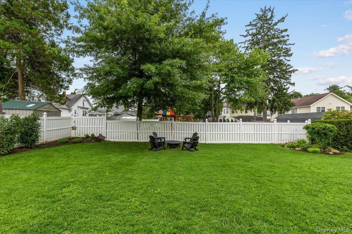 Single Family Maywood Avenue Westchester County, NY 10573, MLS-1046916-19