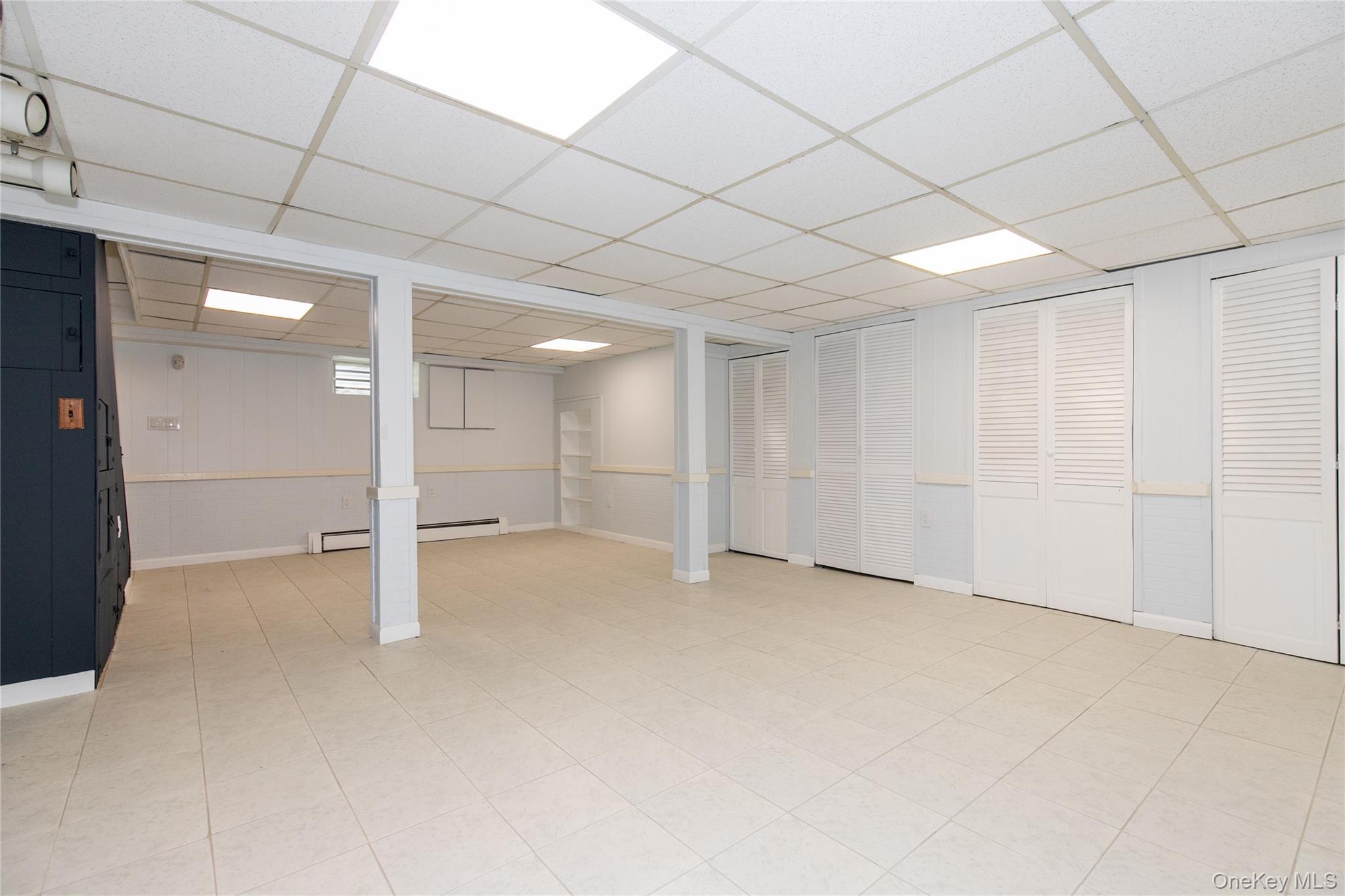 Single Family 7th Avenue Nassau County, NY 11040, MLS-1046926-22